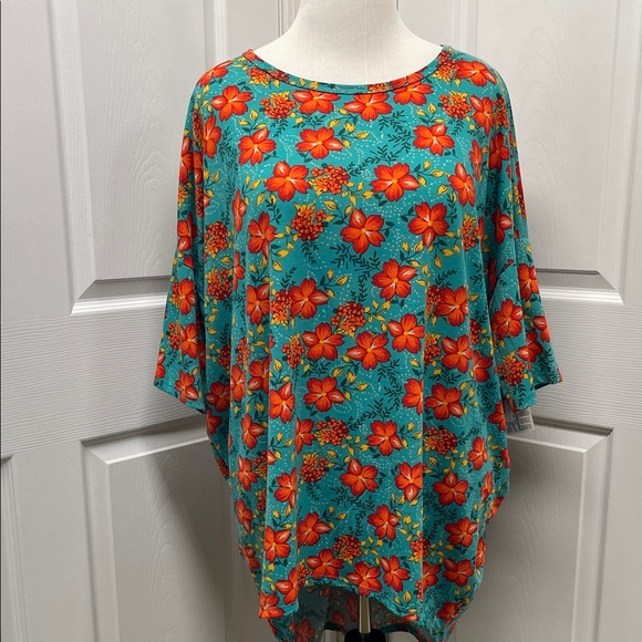 LuLaRoe New Green Floral Irma Shirt NWT 2XL - Picture 1 of 10